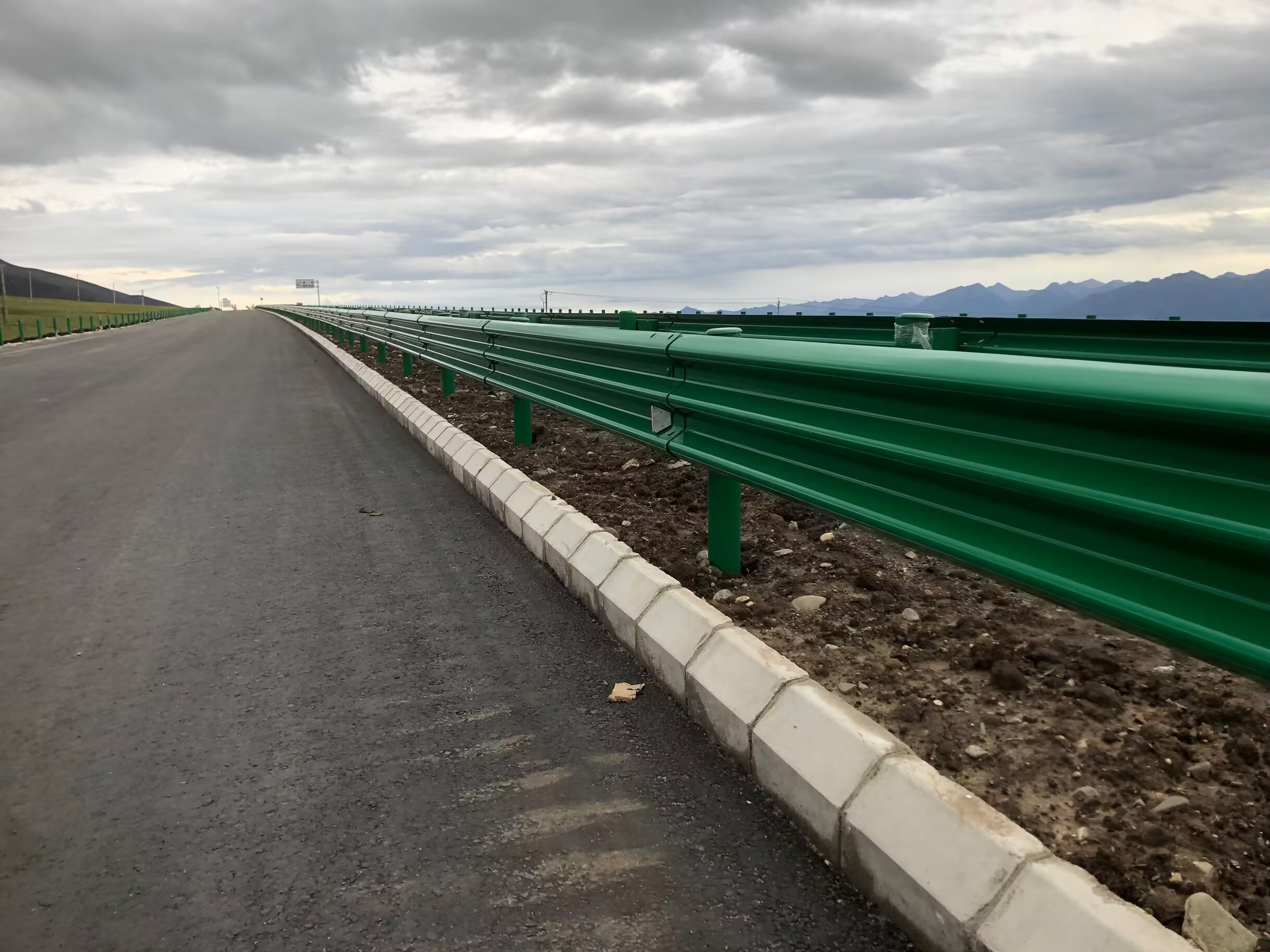 亚东县乡村公路波形护栏三波波形护栏 - 推荐